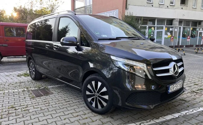 samochody osobowe Mercedes-Benz Klasa V cena 329000 przebieg: 18000, rok produkcji 2021 z Kraków